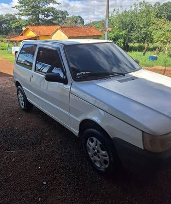 FIAT UNO 1.0 MPI MILLE FIRE 8V FLEX 2P MANUAL FIAT UNO 1.0 MPI MILLE FIRE 8V FLEX 2P MANUAL